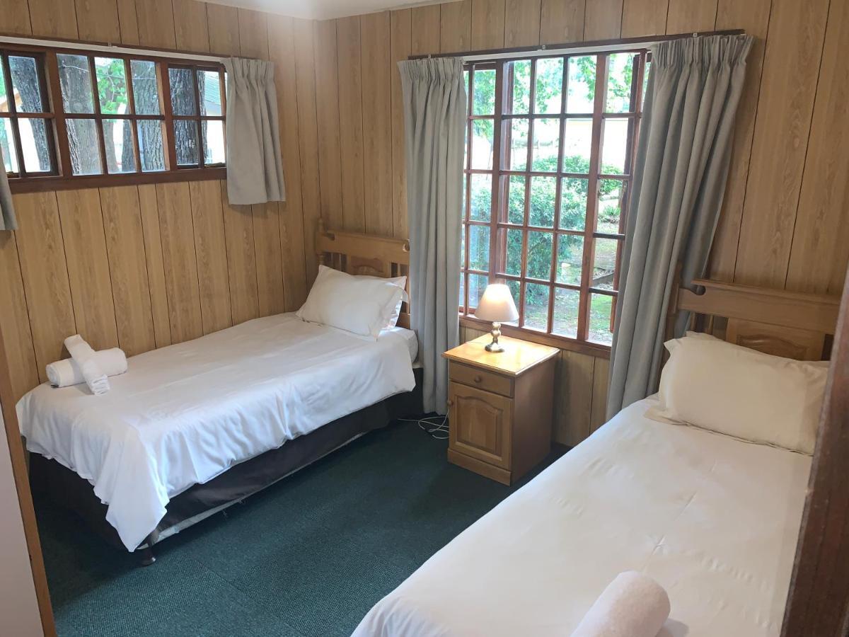 Dragon Peaks Mountain Resort Champagne Valley ภายนอก รูปภาพ